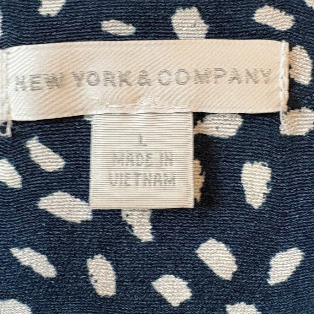 New York & Company Women’s Large Blue Polka Dot Sleeveless 3 Button Blouse - Picture 10 of 15